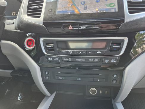 Used 2016 Honda Pilot Elite image 36