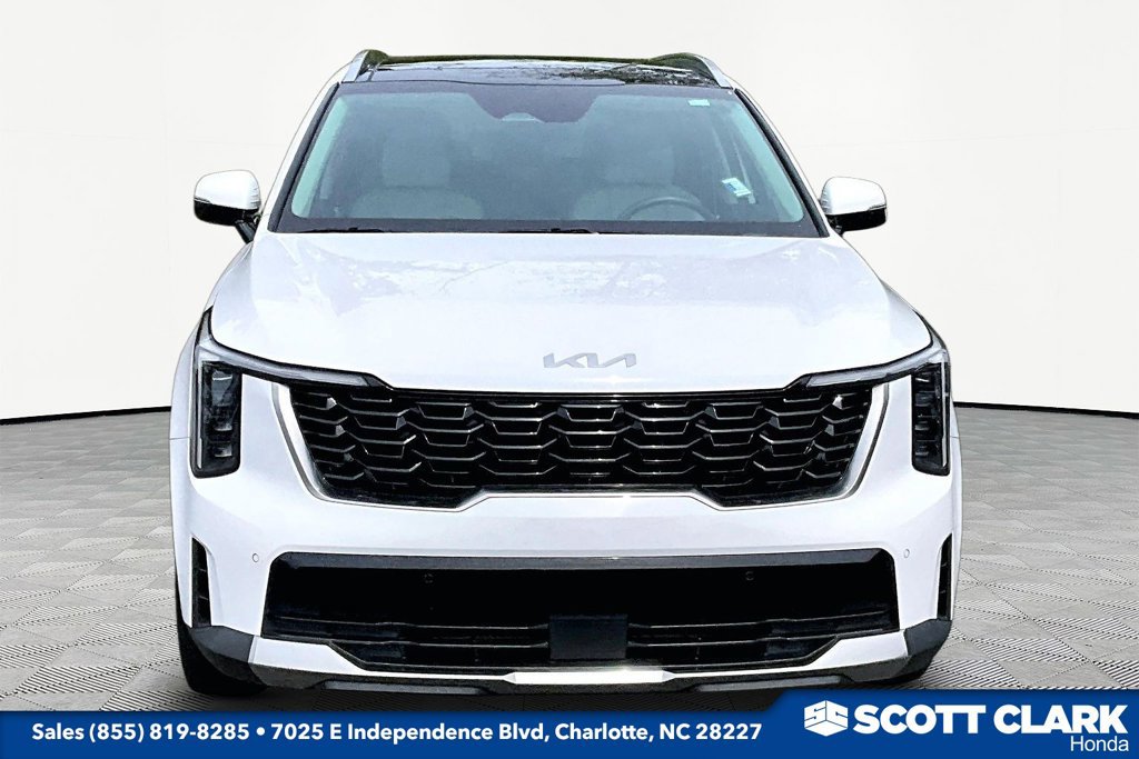 Used 2025 Kia Sorento S w/ Panoramic Sunroof Package FWD image 2