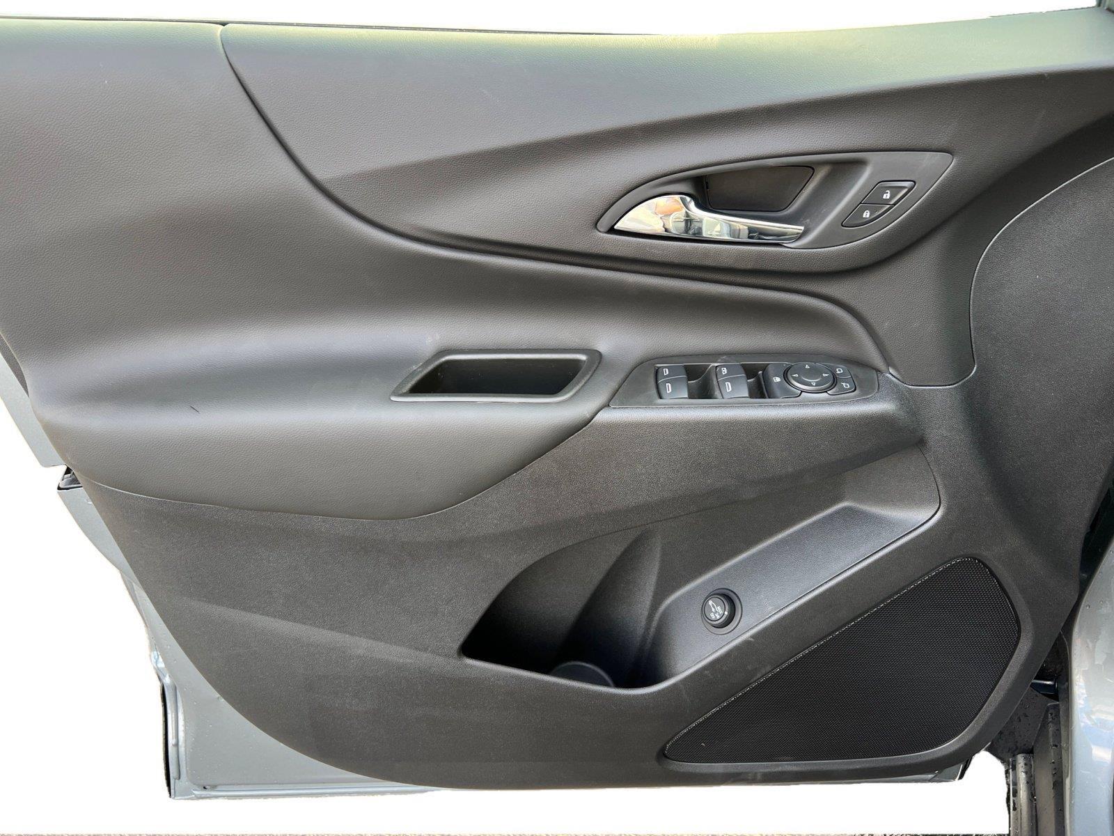 Used 2024 Chevrolet Equinox LT FWD image 9