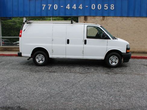 Used 2020 Chevrolet Express 2500 w/ Communications Package RWD image 21
