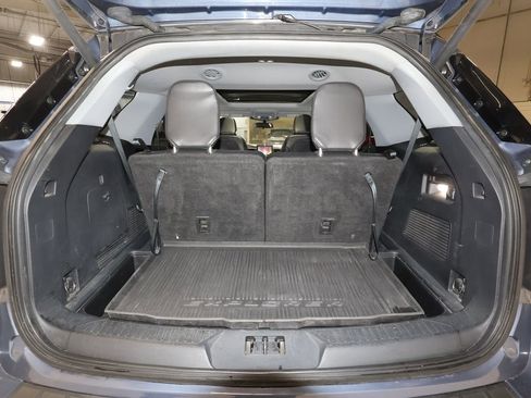 Used 2021 Ford Explorer XLT w/ Equipment Group 202A image 25