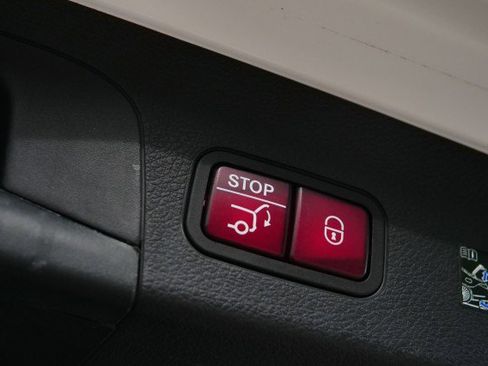 Used 2022 Mercedes-Benz GLS 450 4MATIC image 38