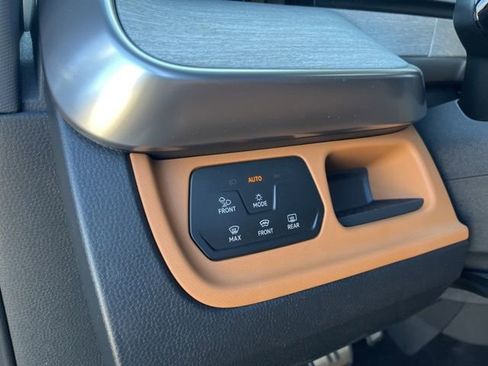 New 2025 Volkswagen ID. Buzz Pro S Plus image 31