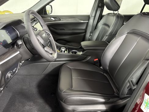 New 2025 Jeep Grand Cherokee L Limited w/ Black Appearance Package image 12