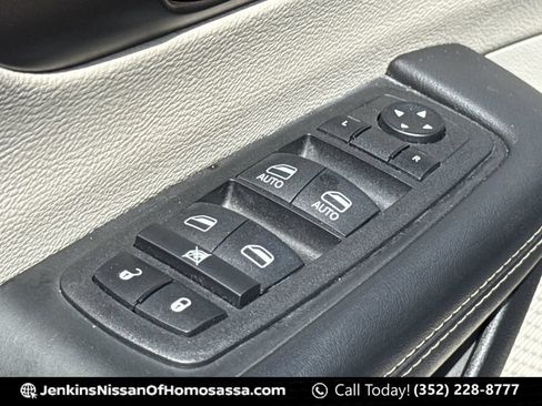 Used 2023 Chrysler Voyager LX FWD image 30