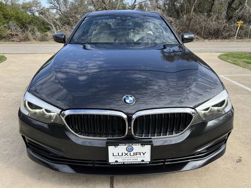 Used 2019 BMW 530i w/ Convenience Package image 3