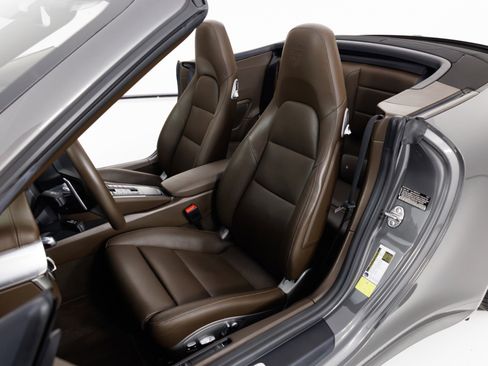 Used 2017 Porsche 911 Carrera GTS image 17