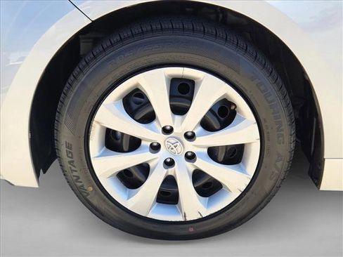 Used 2024 Toyota Corolla LE FWD image 22
