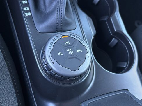 New 2025 Ford Bronco 2-Door image 4