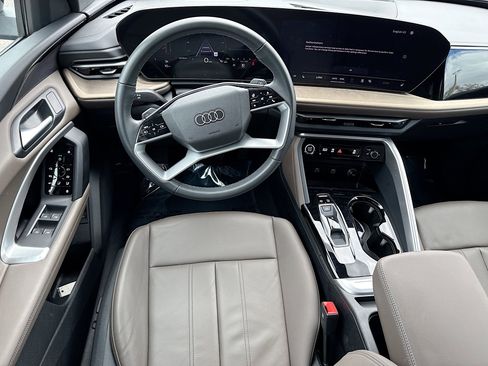 Certified 2025 Audi Q5 Premium w/ Convenience Package image 16