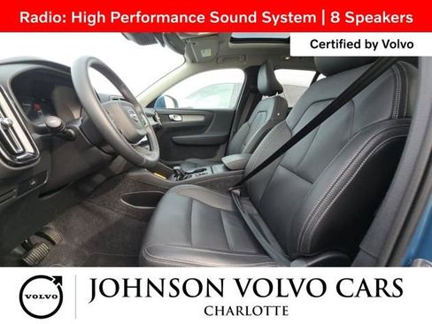 Certified 2025 Volvo XC40 B5 Core image 4