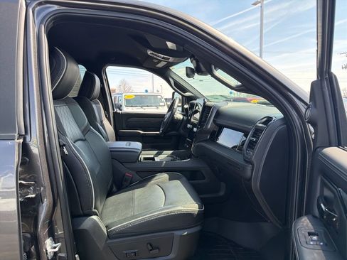 Used 2025 RAM 2500 Limited AWD/4WD image 26