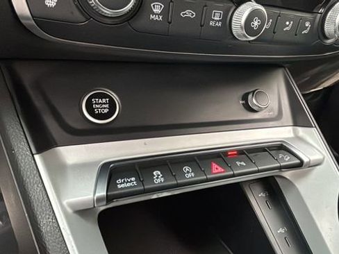 Used 2023 Audi Q3 2.0T Premium image 29