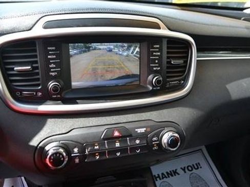 Used 2020 Kia Sorento LX AWD/4WD image 15