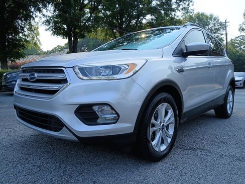 Used 2019 Ford Escape SEL FWD image 2