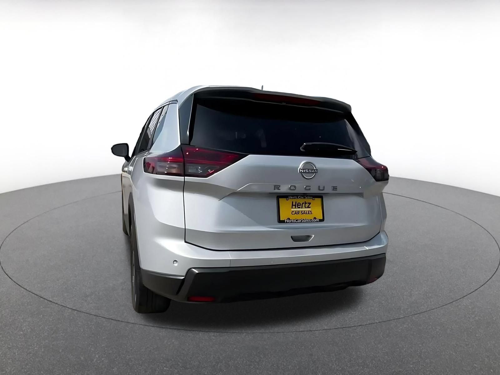 Used 2025 Nissan Rogue SV FWD image 10
