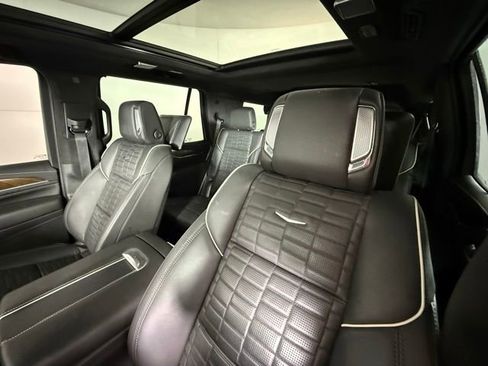 Certified 2023 Cadillac Escalade Premium Luxury Platinum image 14