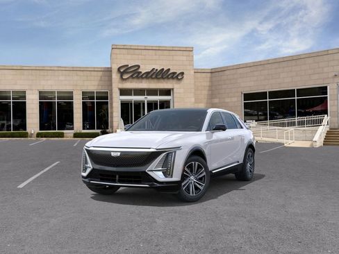 New 2025 Cadillac Lyriq Luxury w/ LPO, Floor Liner Package image 8