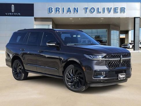 New 2025 Lincoln Navigator Reserve w/ Jet Appearance Package image 2