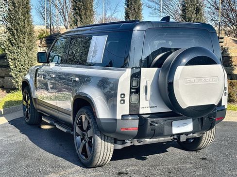 Used 2026 Land Rover Defender 110 S image 3