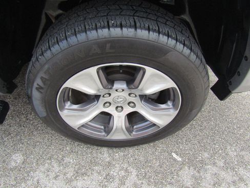 Used 2019 RAM 1500 Laramie image 11