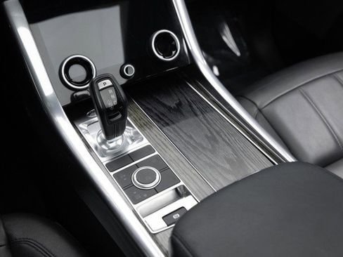 Used 2018 Land Rover Range Rover Sport SE image 20