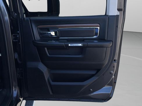 Used 2016 RAM 3500 Laramie image 34