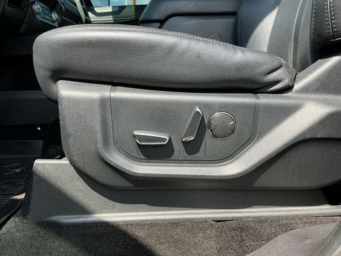 Used 2018 Ford Expedition Limited w/ Equipment Group 302A AWD/4WD image 16