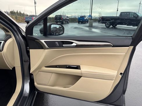 Used 2014 Ford Fusion SE w/ Equipment Group 202A image 26