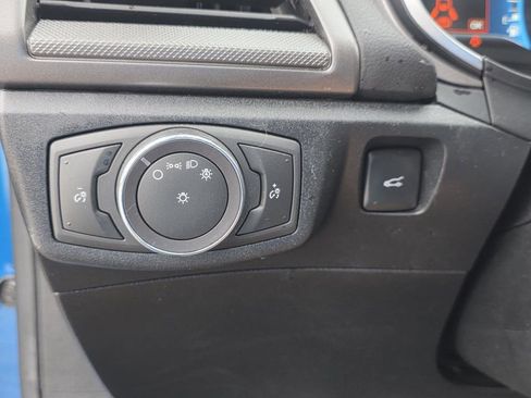 Used 2020 Ford Fusion SE FWD image 28