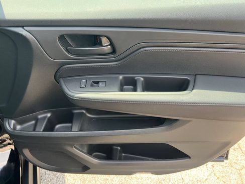 Used 2023 Honda Odyssey EX-L image 12