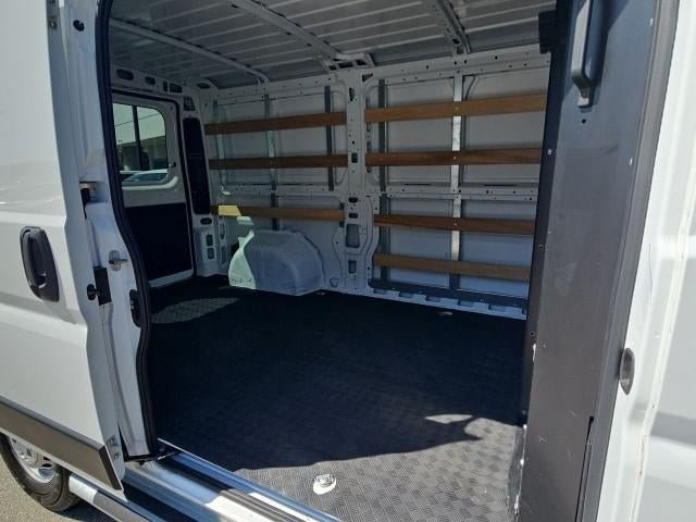 Used 2025 RAM ProMaster 2500 w/ U-Haul Equipment Group FWD image 24