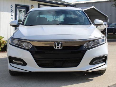 Used 2018 Honda Accord Sport image 8