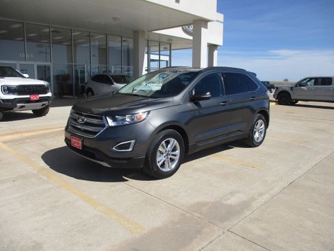 Used 2018 Ford Edge SEL w/ Equipment Group 201A image 2