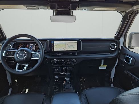 Used 2024 Jeep Wrangler Unlimited Sahara w/ Technology Group AWD/4WD image 22
