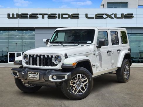 Used 2025 Jeep Wrangler Unlimited Sahara AWD/4WD image 1