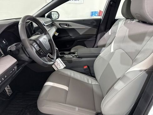 New 2026 Toyota Camry SE image 18