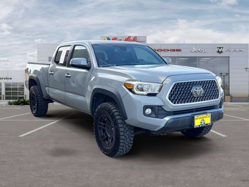 Used 2019 Toyota Tacoma TRD Off-Road w/ Technology Package AWD/4WD image 7