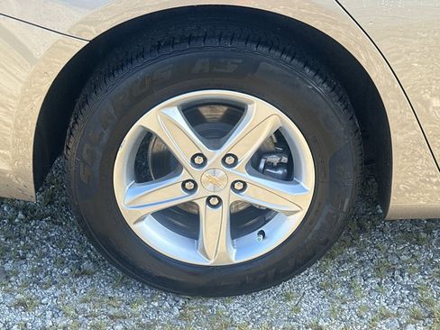 Used 2024 Chevrolet Malibu LT FWD image 17