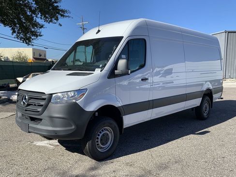 Used 2023 Mercedes-Benz Sprinter 2500 image 5
