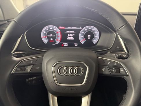 Certified 2025 Audi Q5 2.0T Premium image 12