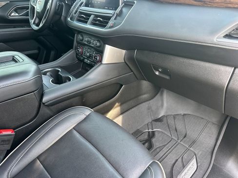 Used 2024 Chevrolet Tahoe Premier w/ Premium Package RWD image 18