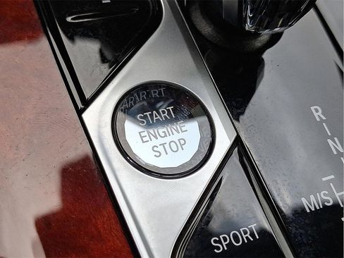 Used 2024 BMW ALPINA XB7 image 27