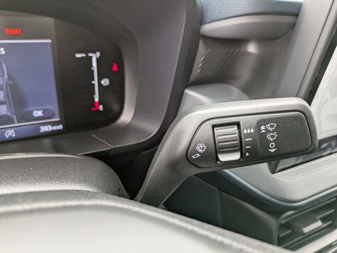 New 2025 Ford Maverick XL w/ Equipment Group 102A image 28