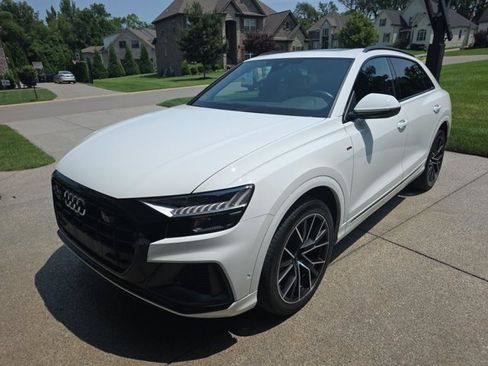 Used 2023 Audi Q8 Premium Plus w/ Premium Plus Package AWD/4WD image 2