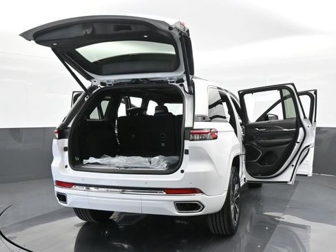 Used 2024 Jeep Grand Cherokee Overland w/ Luxury Tech Group IV image 69