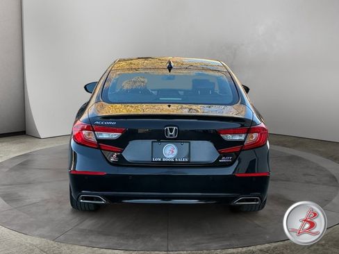 Used 2020 Honda Accord Touring image 6