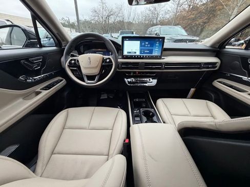 New 2026 Lincoln Corsair Premiere image 10