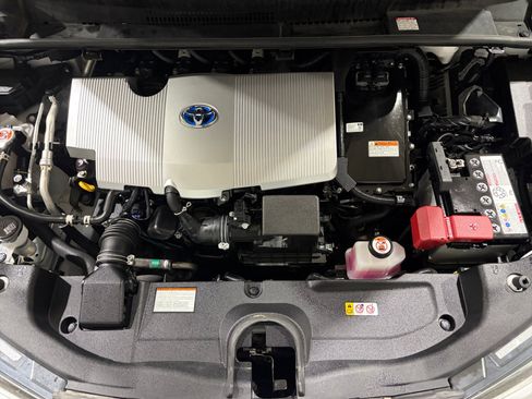 Used 2022 Toyota Prius LE AWD/4WD image 31