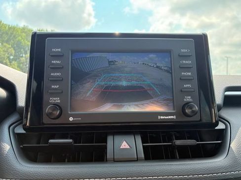 Used 2022 Toyota RAV4 LE AWD/4WD image 30